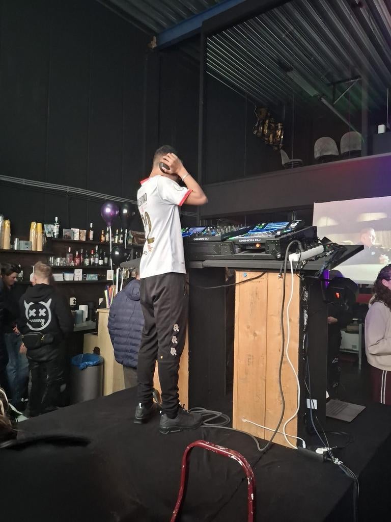 Professionele DJ te huur voor feesten en evenementen, Ophalen of Verzenden, Zo goed als nieuw, Overige merken
