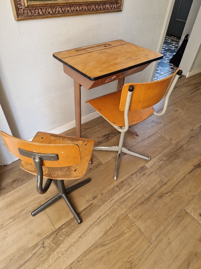 Oud schoolbankje met stoel, Ophalen, Gebruikt, Tafel(s) en Stoel(en)
