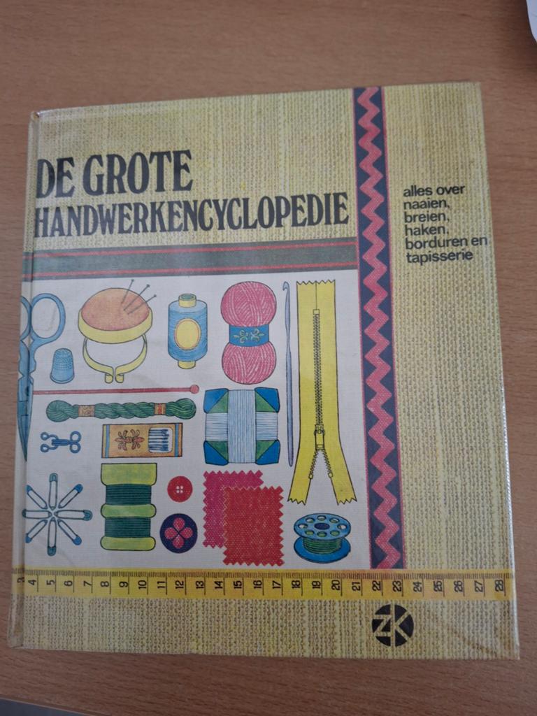 De grote handwerkencyclopedie, Ophalen of Verzenden, Zo goed als nieuw, Breien en Haken