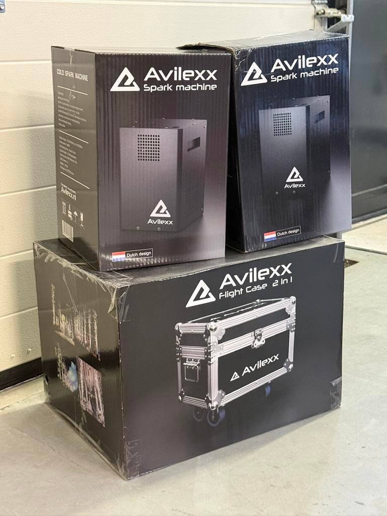 NIEUW IN DOOS: 2x Avilexx Sparkus 1 + flightcase, Ophalen of Verzenden, Zo goed als nieuw, Licht