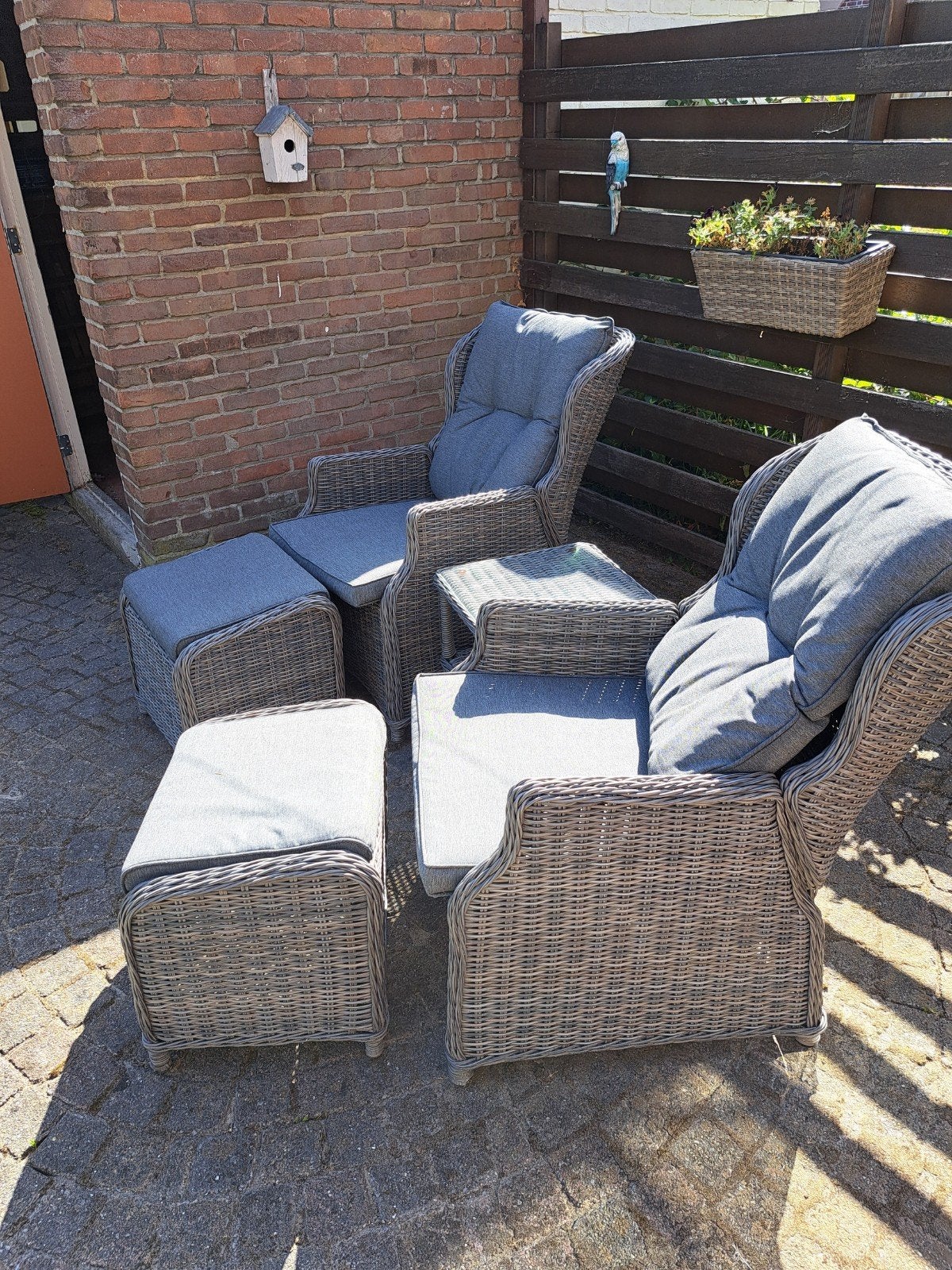 Comfortabele Wicker Loungestoelen met  voetenbanken en tafel, Tuin en Terras, Tuinsets en Loungesets, Bijzettafel, Zo goed als nieuw