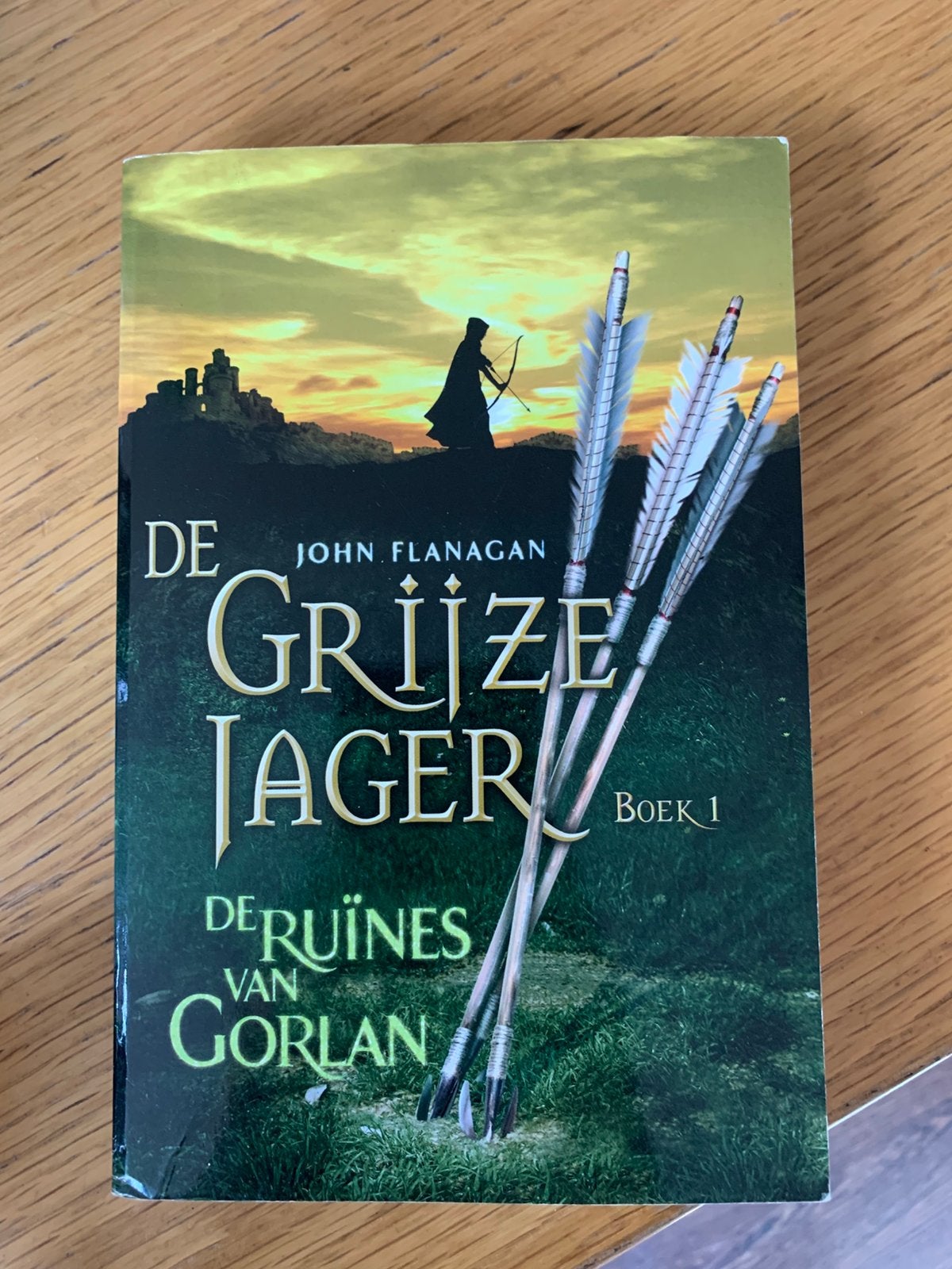 John Flanagan - De ruïnes van Gorlan, Boeken, Gelezen, John Flanagan, Ophalen of Verzenden, Fictie