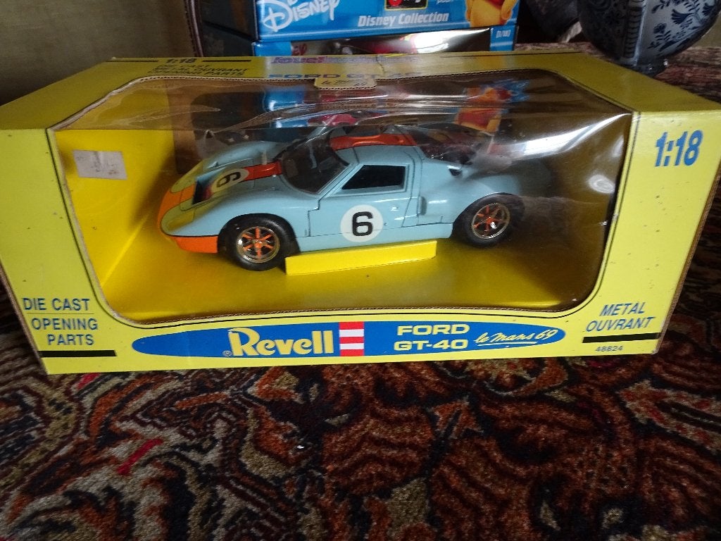 MOOIE FORD GT 40 LEMANS 69 IN DOOS  REVELL, Hobby en Vrije tijd, Modelauto's | 1:18, Ophalen of Verzenden, Zo goed als nieuw, Auto