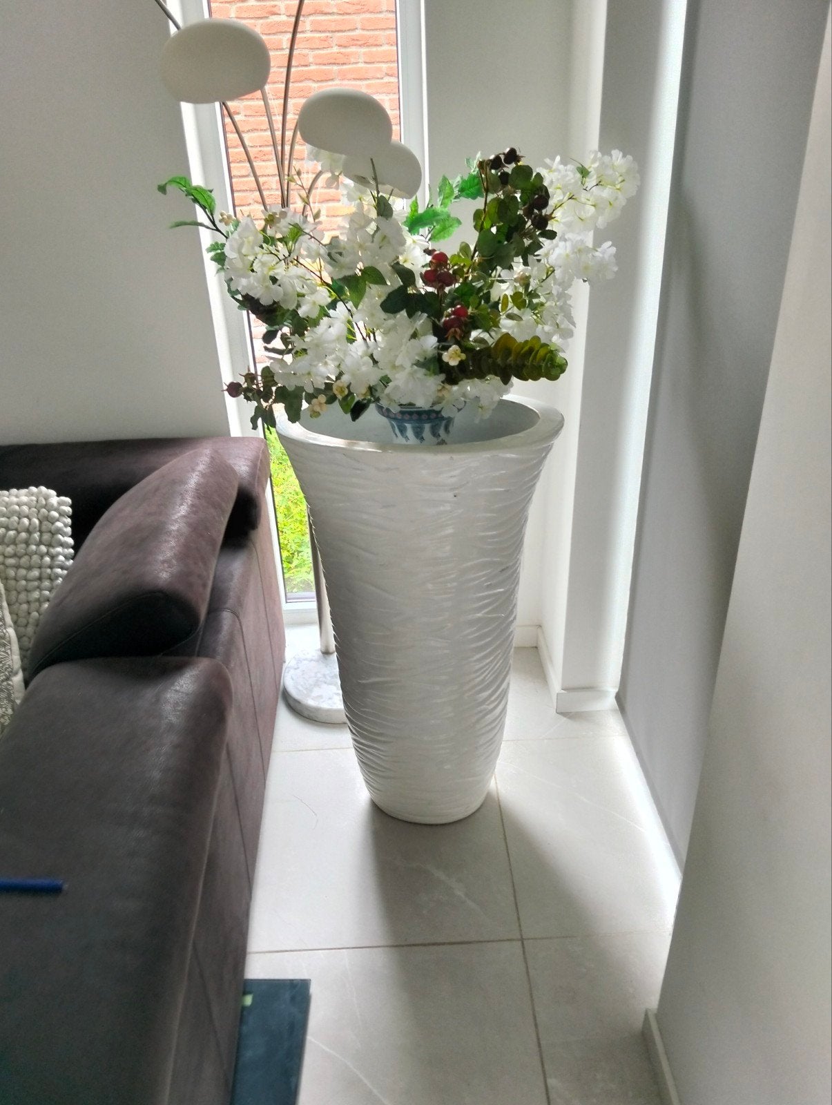 Grote witte vaas - 1 meter hoog, 57cm doorsnee, Ophalen, Gebruikt, Met patroon/structuur, Wit