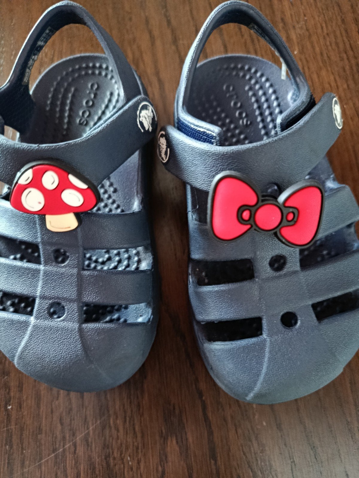 Crocs sandalen voor meisje of jongen C6 22/23 Nieuw, Crocs, Jongen of Meisje, Schoenen, Nieuw