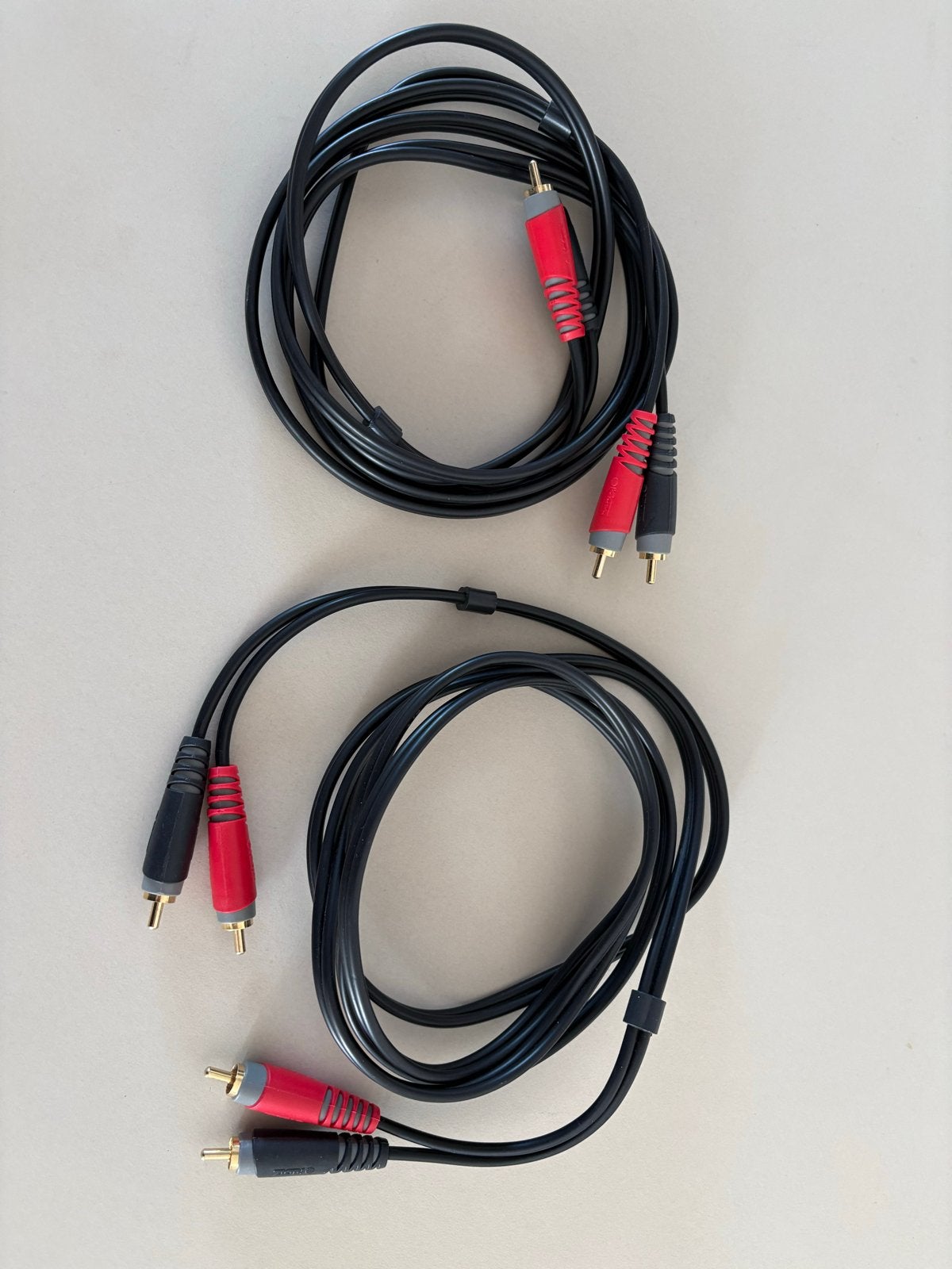 2x Klotz AT-CC0200 RCA kabel 2m met 24K cinch pluggen, Verzenden, Zo goed als nieuw, 2 tot 5 meter, Interlink-kabel