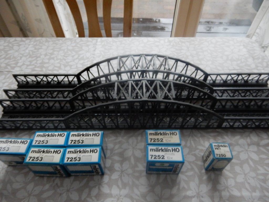 Partij Märklin brugdelen en pijlers., Hobby en Vrije tijd, Modeltreinen | H0, Gebruikt, Gelijkstroom of Wisselstroom, Brug, Tunnel of Gebouw