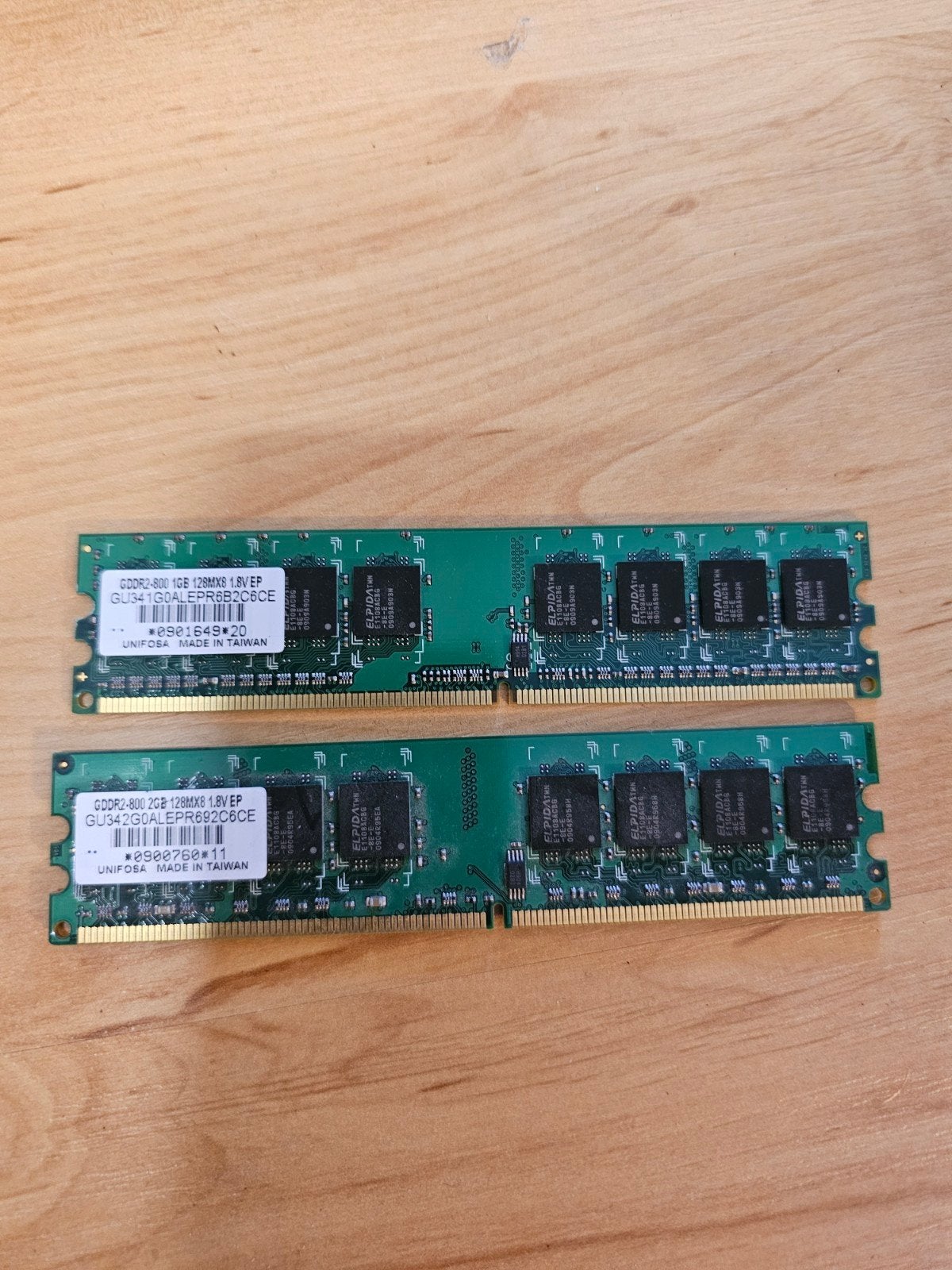 2x 1GB DDR2-800 RAM Geheugenmodules, Gebruikt, Server, Ophalen of Verzenden, DDR2