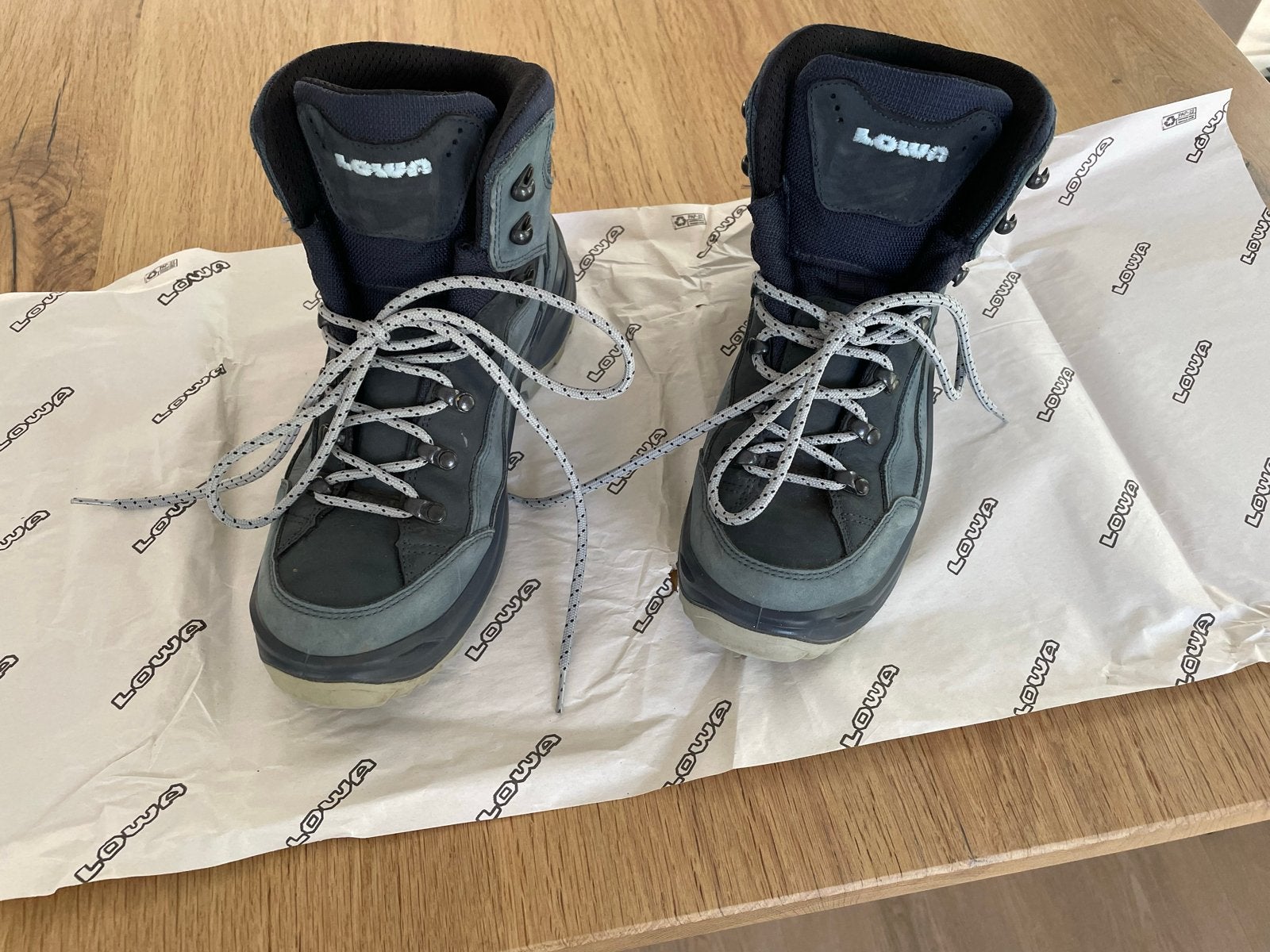 Lowa bergschoenen maat 41 - Zo goed als nieuw, Ophalen of Verzenden, Zo goed als nieuw, Schoenen