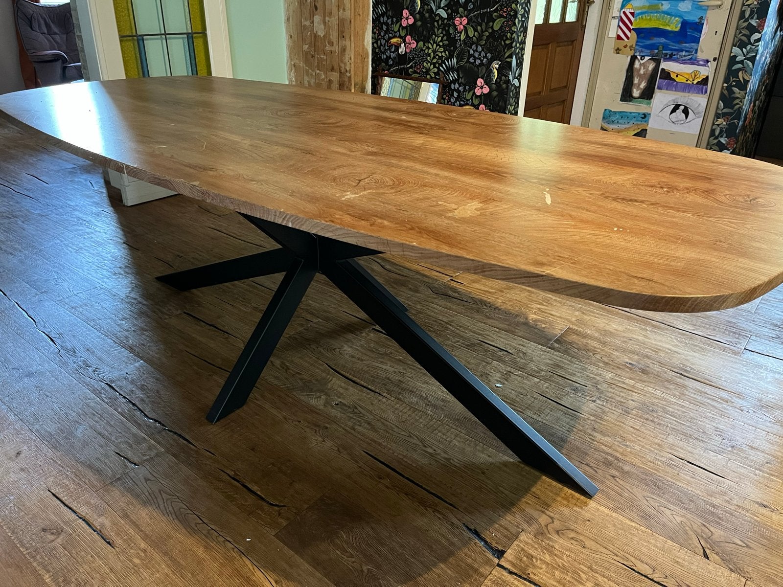 Deens Ovale eettafel met spinnenpoot - houtlook en metaal, Ophalen, Gebruikt, 100 tot 150 cm, 200 cm of meer