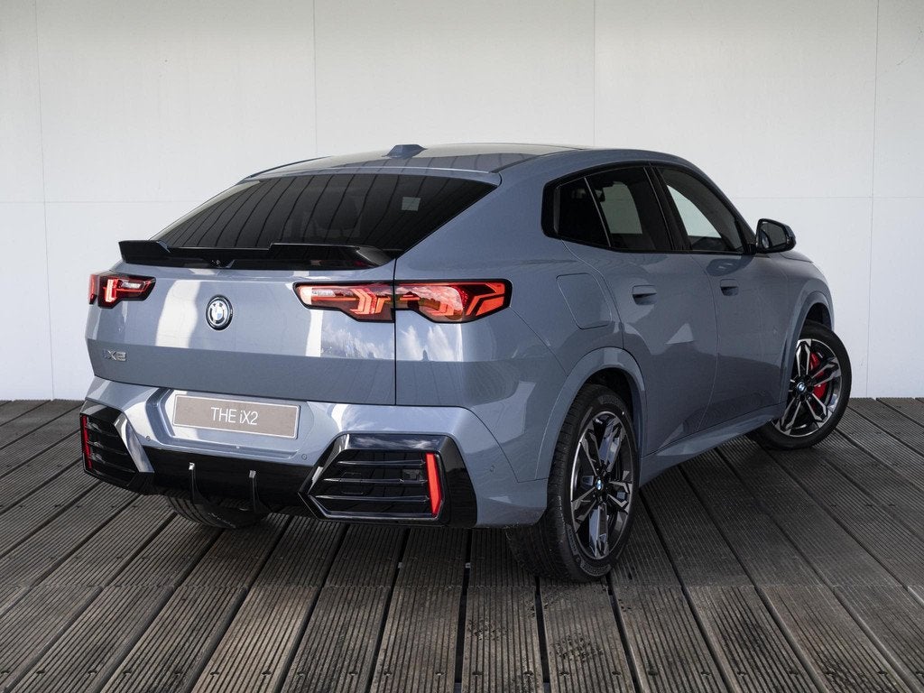 BMW iX2 xDrive30 M Sport Edition | M Sportpakket Pro | Premi, Auto's, BMW, Stof, IX2, Zwart, Overige kleuren