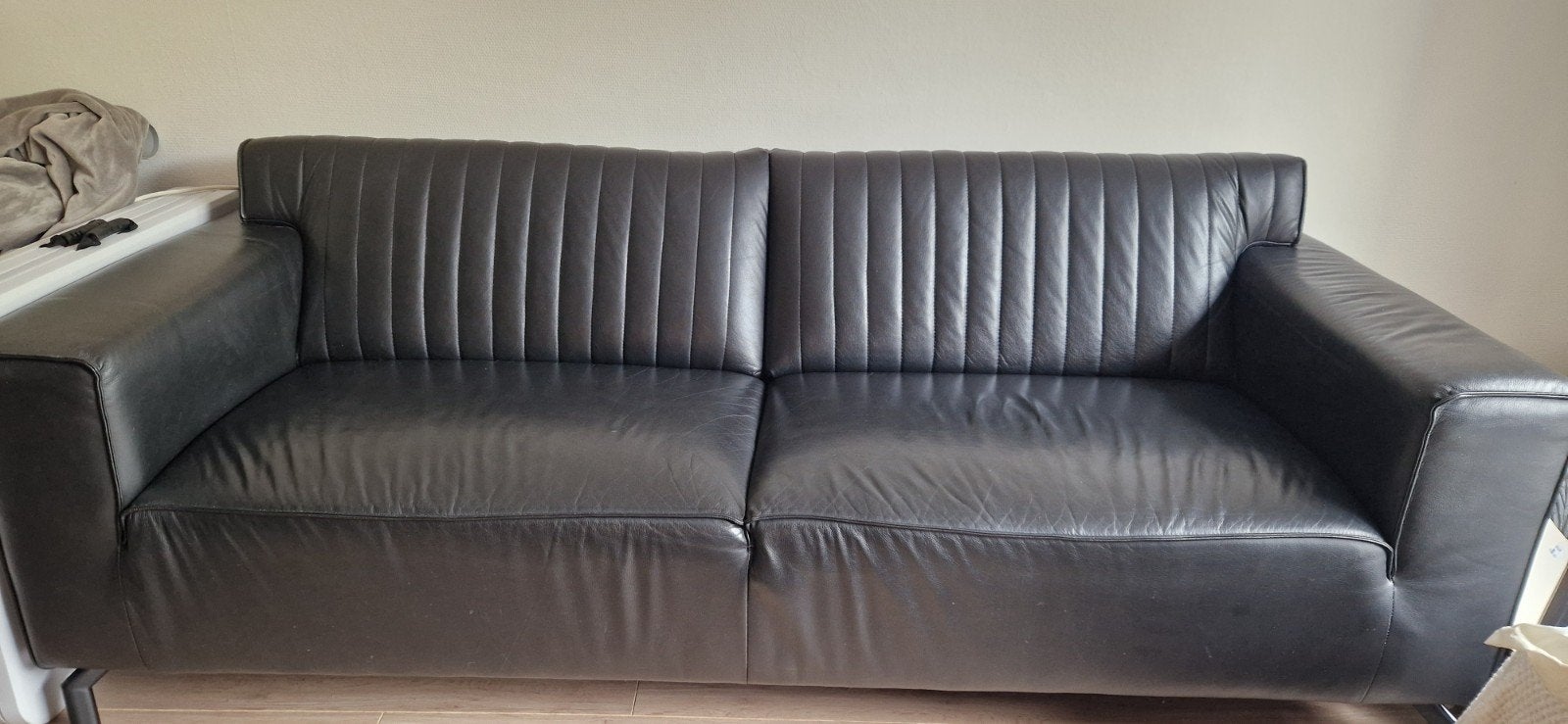 zwarte leren 2,5 zitsbank vrij nieuw!, Ophalen, 75 tot 100 cm