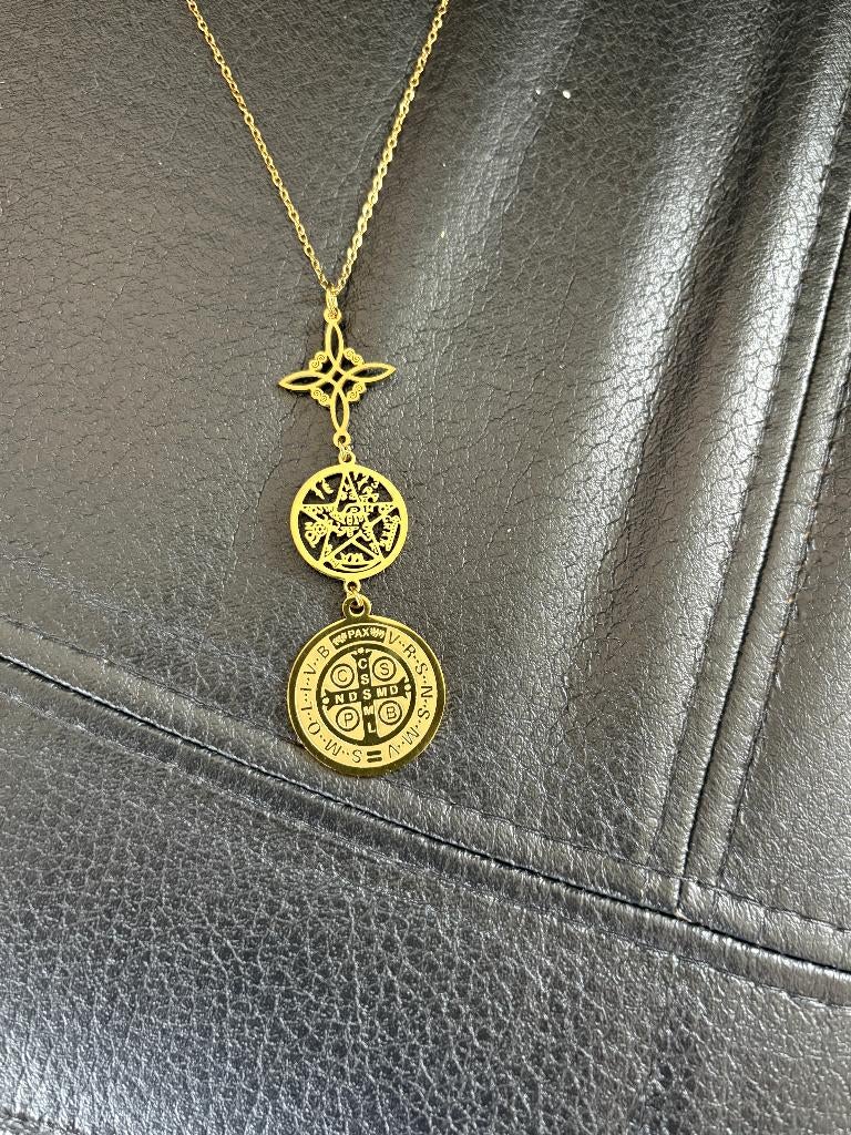 Triple Bescherming Ketting RVS , Heksenknoop en Pentagram, Nieuw, Ophalen of Verzenden, Goud, Overige materialen