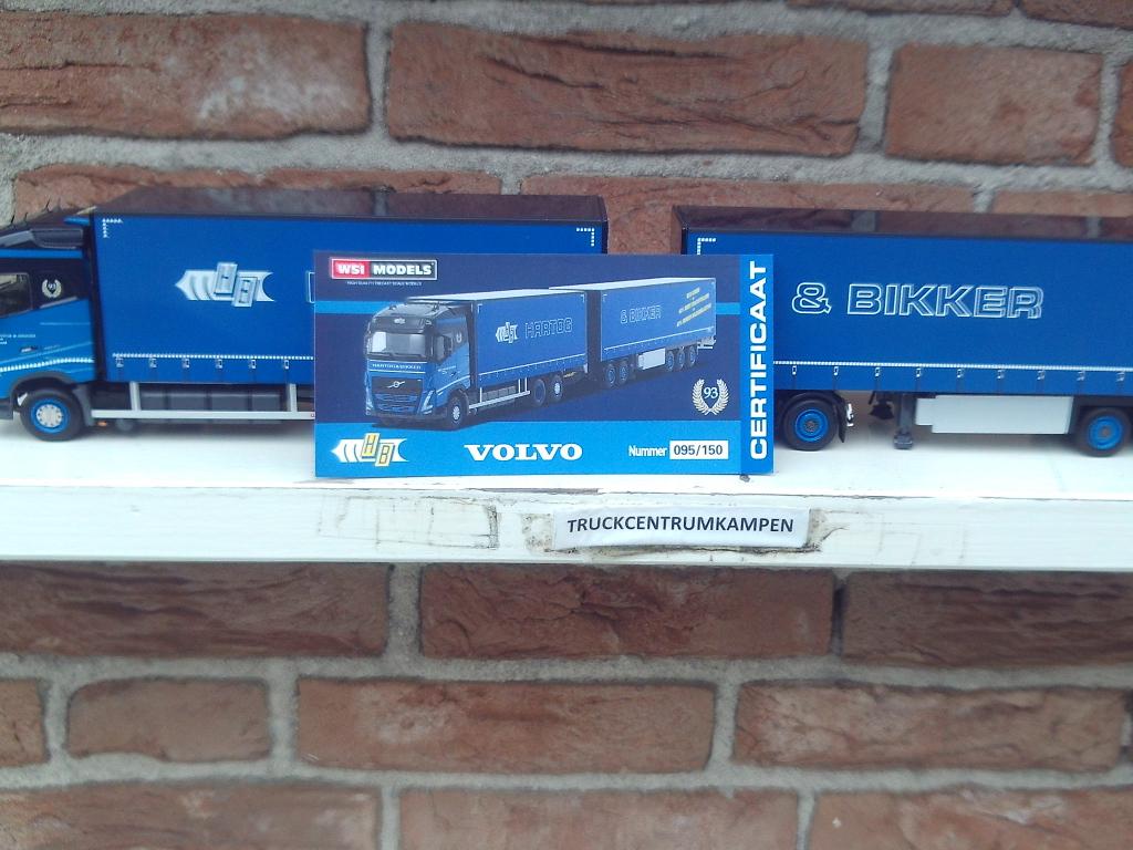 WSI  Volvo  FH5  Globetrotter  van  Hartog &  Bikker., Ophalen of Verzenden, Nieuw, Bus of Vrachtwagen, Wsi