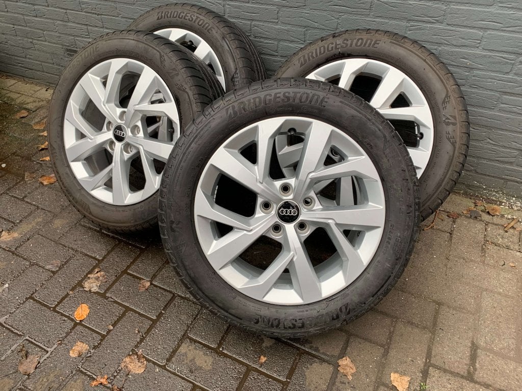 17 inch Orig Audi Q2 velgen met Bridgestone banden ZGAN!!!, Auto-onderdelen, Banden en Velgen, Banden en Velgen, Niet ingevuld