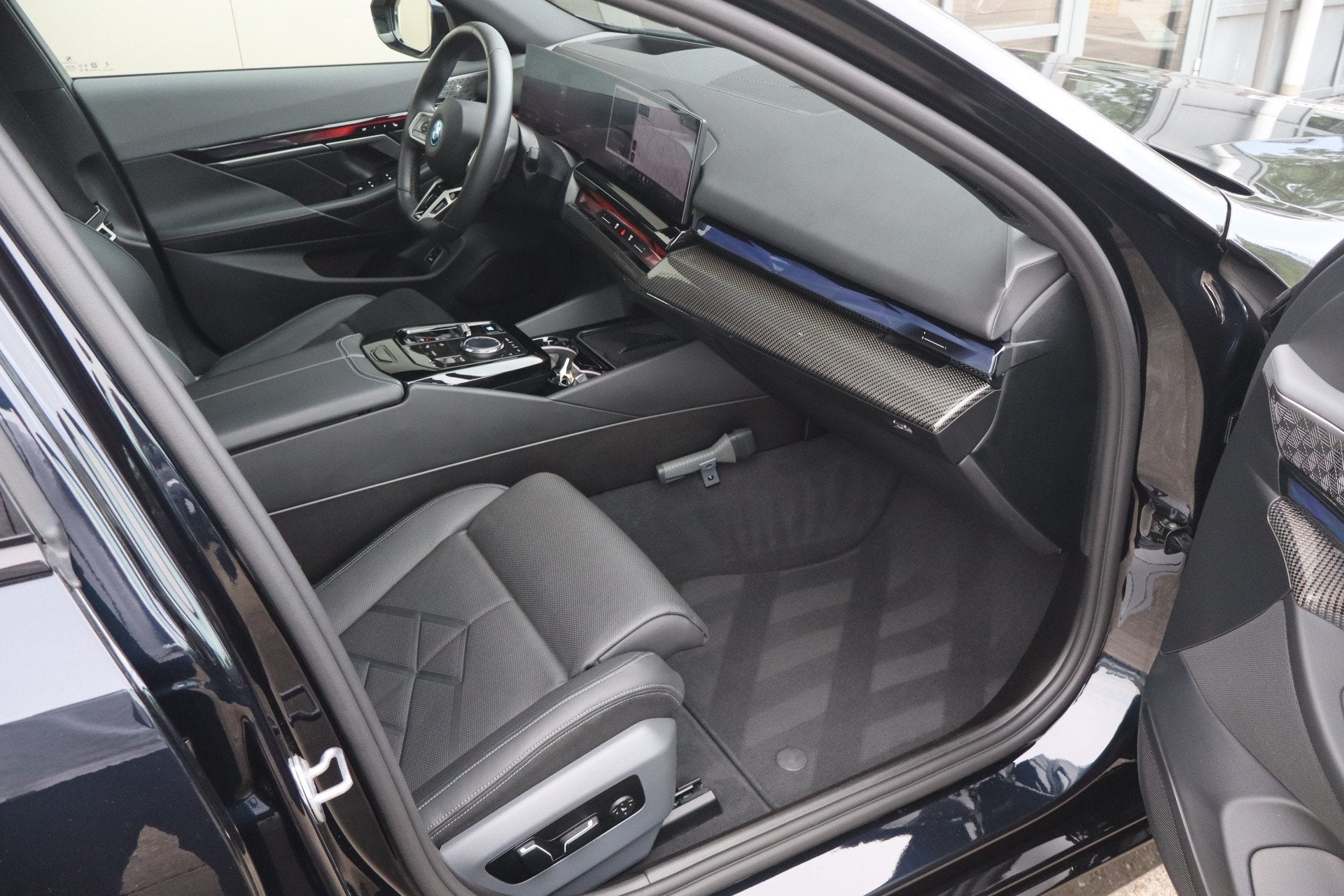 BMW i5 Touring eDrive40 M Sport Edition 84 kWh - NL Auto! St, Auto's, Achterwielaandrijving, Gebruikt, Leder en Stof, 83 kWh