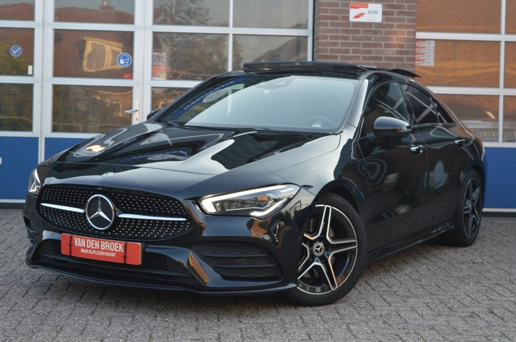 Mercedes-Benz CLA-Klasse 200 AMG | AUT - PANODAK - CAMERA, Auto's, CLA, Gebruikt, Euro 6, 4 cilinders