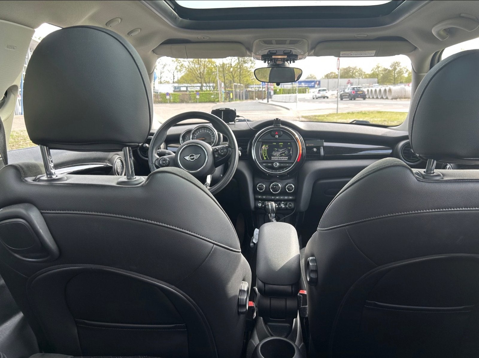 Foto 5 van Mini Cooper S (f56) 2.0 192pk 2015  (koppeling te vervangen)