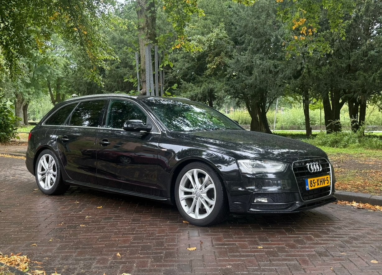 Audi A4 1.8TFSI 125KW Avant Multitr. 2012 Zwart 3xS-Line, Zwart, 4 cilinders, 1505 kg, Zwart
