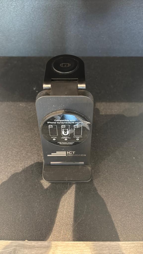 3-in-1 Draadloze Oplader voor iPhone, AirPods en Watch, Telecommunicatie, Mobiele telefoons | Telefoon-opladers, Ophalen of Verzenden