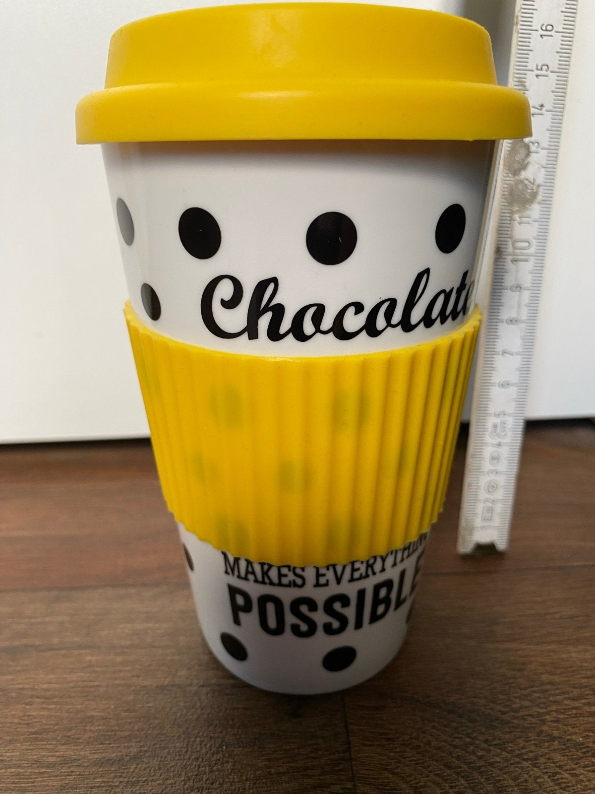 Mok met stippen en 'Chocolate makes everything possible’, Huis en Inrichting, Ophalen of Verzenden, Nieuw, Overige stijlen, Kop(pen) en/of Schotel(s)
