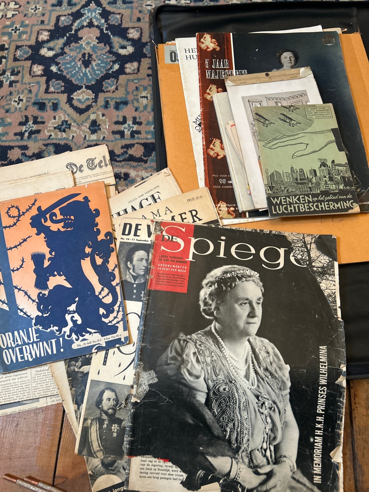 Historische tijdschriften en kranten over het Koninklijk Hui, Boeken, Ophalen of Verzenden, Gelezen, Overige typen