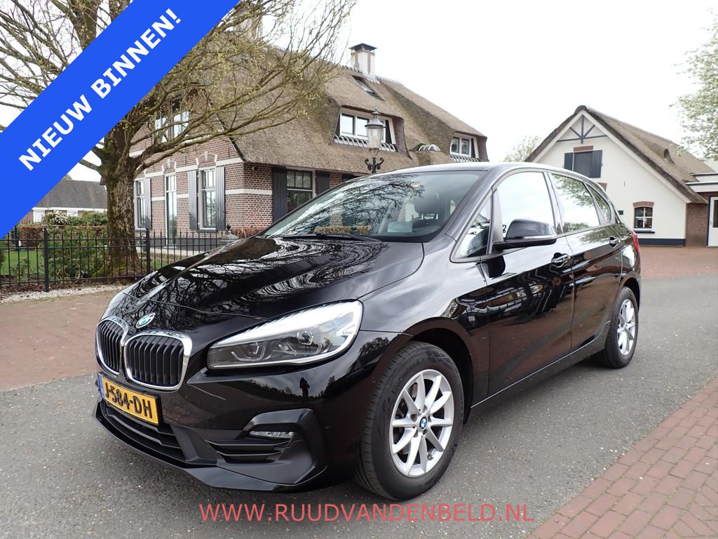 BMW 2 Serie Active Tourer 218i / HEAD-UP / TREKHAAK / CRUISE, Auto's, BMW, Voorwielaandrijving, Stof, Gebruikt, Euro 6
