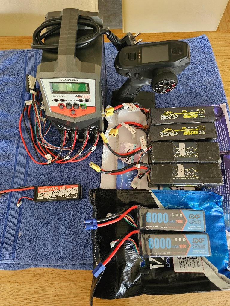 Rc plus cube qaud lader met div lipo's, Elektro, Ophalen of Verzenden, Zo goed als nieuw, Onderdeel