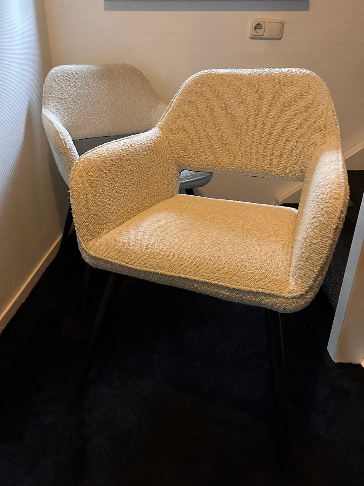 2 prachtige nieuwe eetkamerstoelen boucle crème, Ophalen, Zo goed als nieuw, Overige kleuren, Vier
