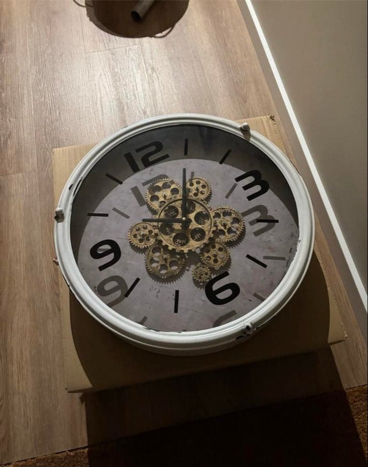 Grote wandklok met zichtbaar draaiend uurwerk, Ophalen of Verzenden