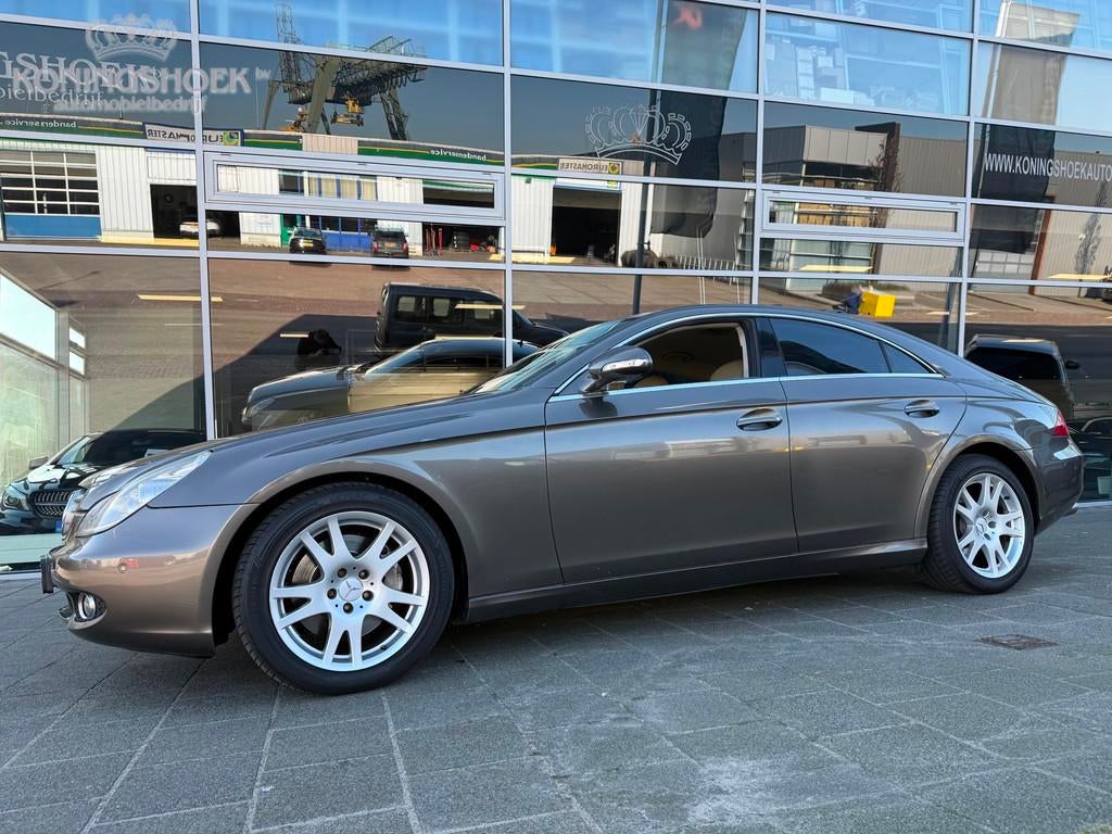 Mercedes-Benz CLS-klasse 350 CGI Youngtimer, Auto's, Mercedes-Benz, Automaat, Achterwielaandrijving, Gebruikt, Beige