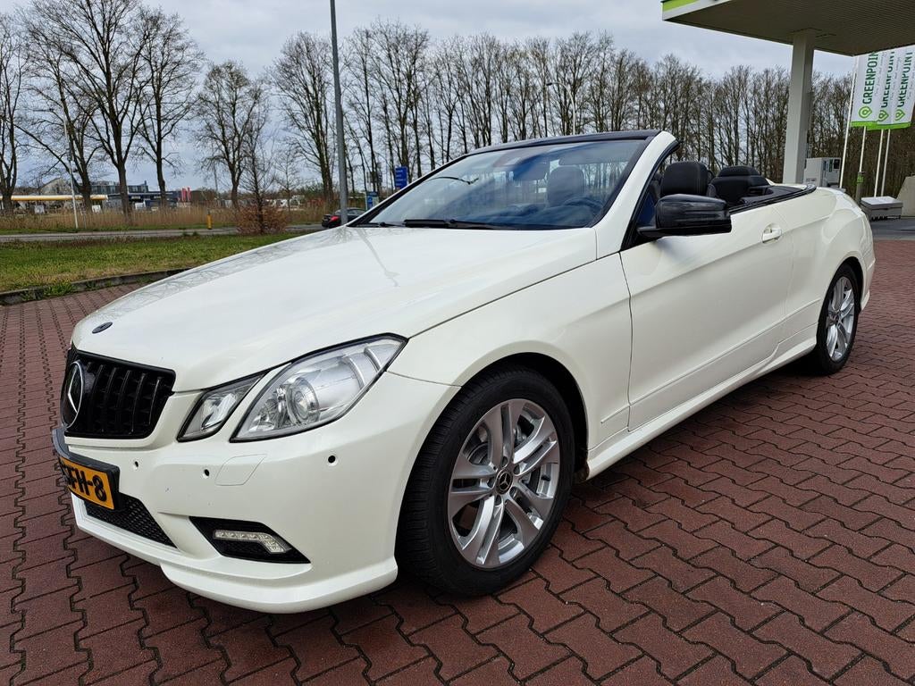 Mercedes e350 v6 cabriolet amg  night edition,youngtimer, Auto's, Mercedes-Benz, Automaat, Achterwielaandrijving, Adaptive Cruise Control
