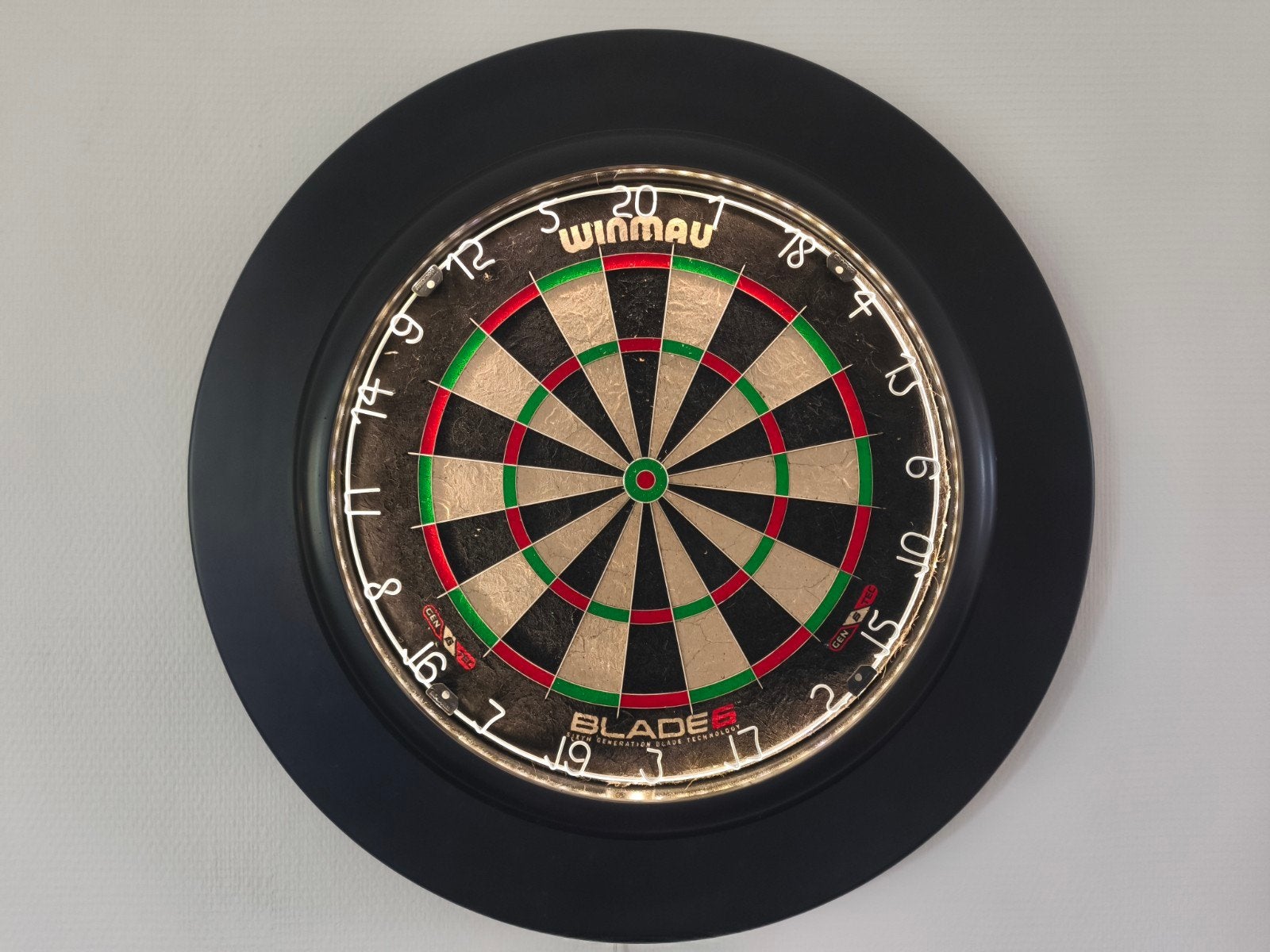 Winmau Blade 5 Dartbord met Surround Verlichting, Ophalen, Zo goed als nieuw, Dartbord