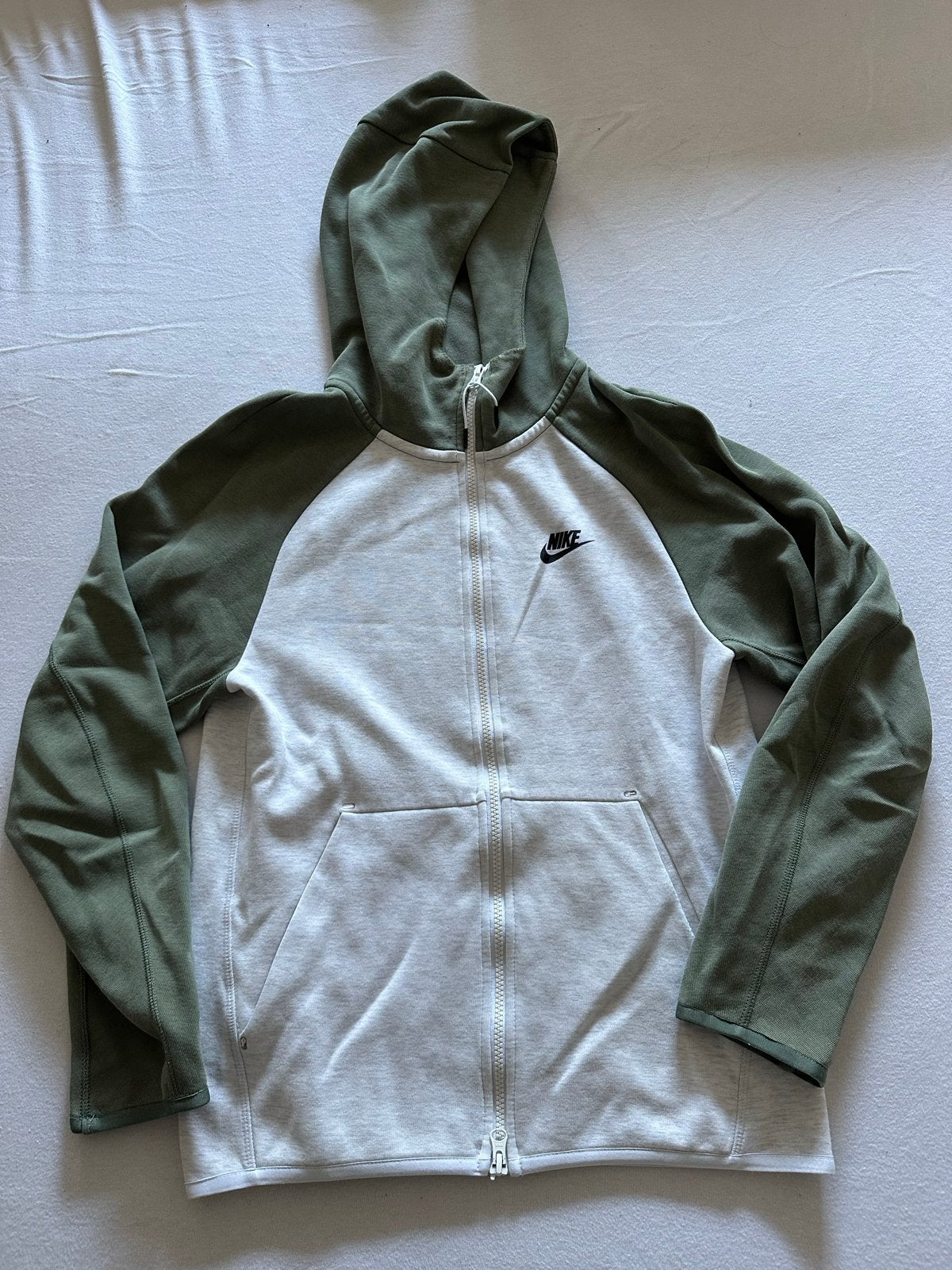 Nike Tech Fleece Hoodie - Groen/Grijs - Maat XS, Ophalen of Verzenden, Zo goed als nieuw, Maat 46 (S) of kleiner, Grijs