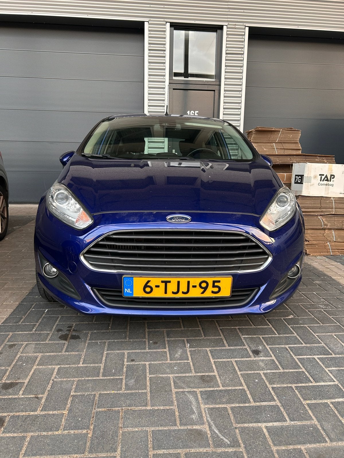 Ford Fiësta 1.0 74KW/100PK 5D 2014 Blauw, Auto's, Achterwielaandrijving, 40 €/maand, Zwart, Blauw