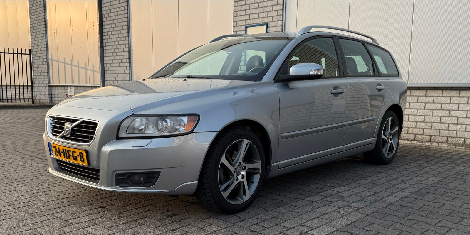 Volvo V50 2.0 2008 Grijs, Auto's, Voorwielaandrijving, 1282 kg, Zwart, 4 cilinders