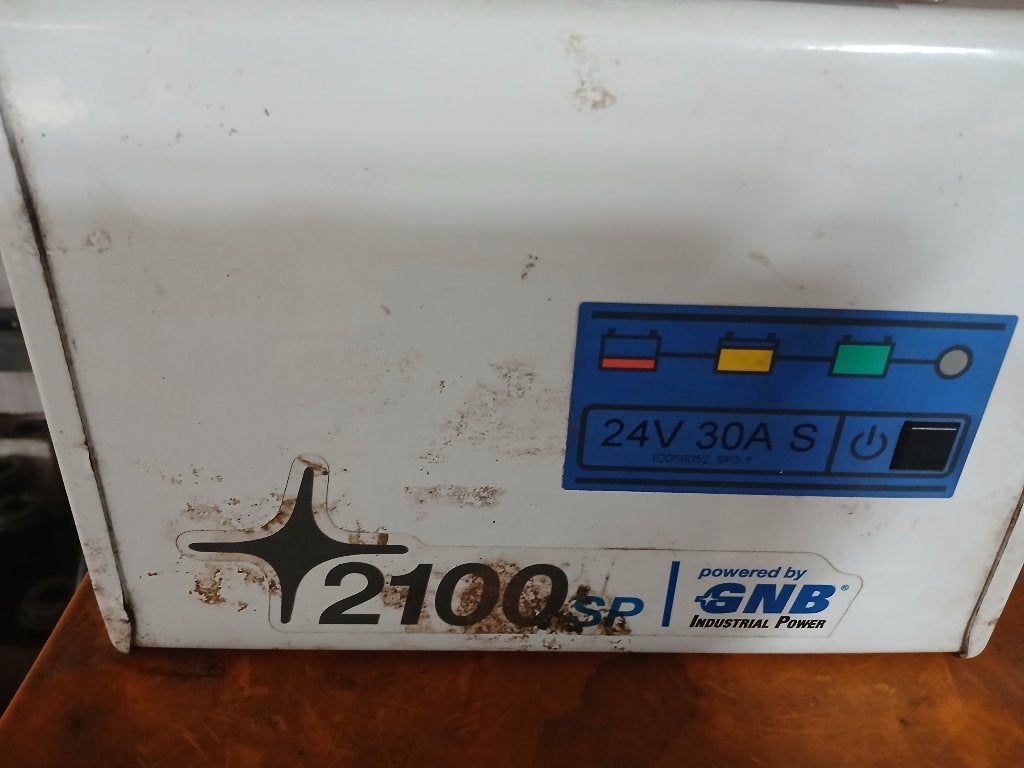 batterij oplader 220volt/ 24v 30A en gelijkrichter 220volt, Ophalen of Verzenden, Gebruikt
