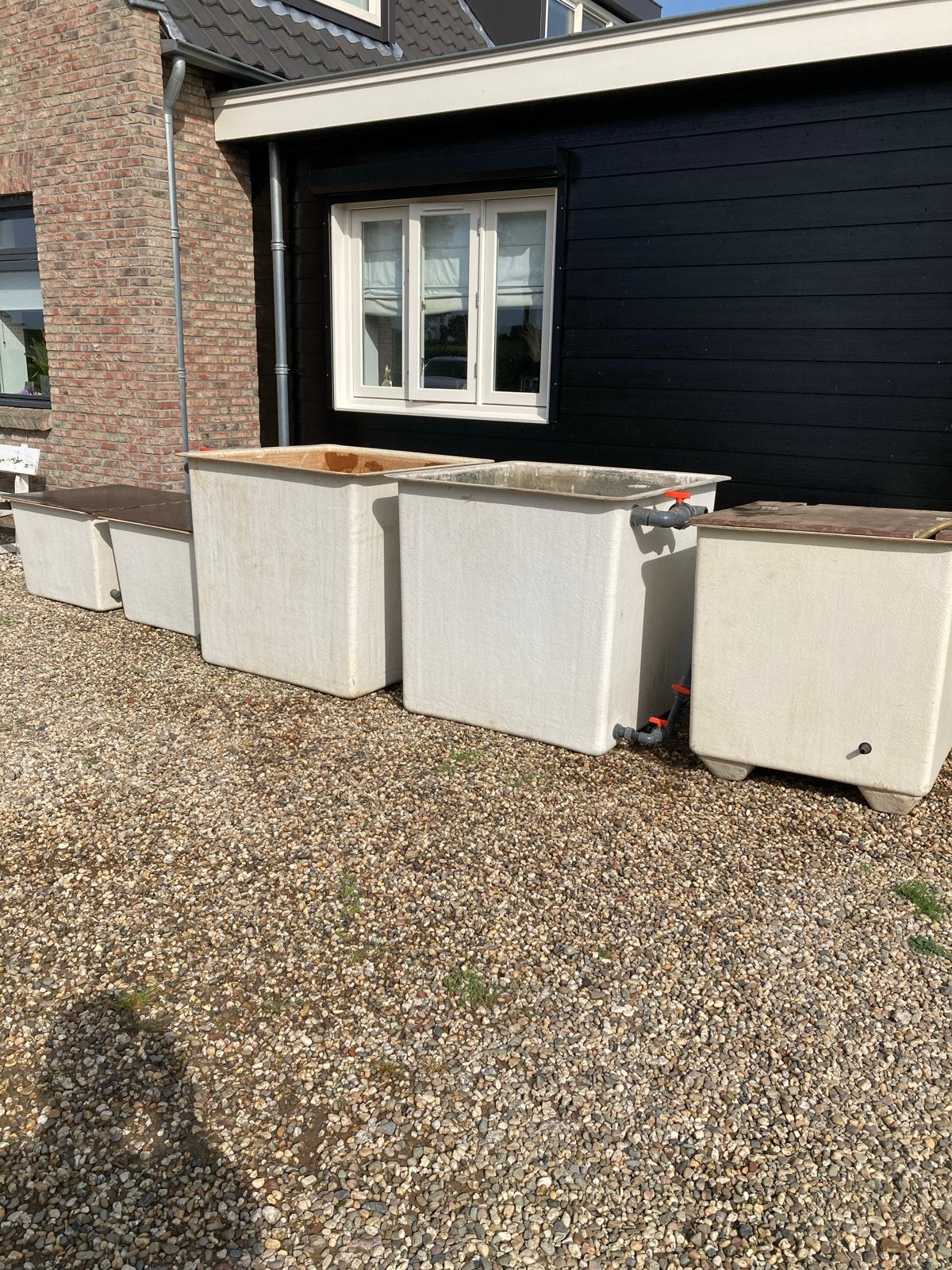 Diverse maten polyester bakken/tanks, Tuin en Terras, Ophalen, Gebruikt