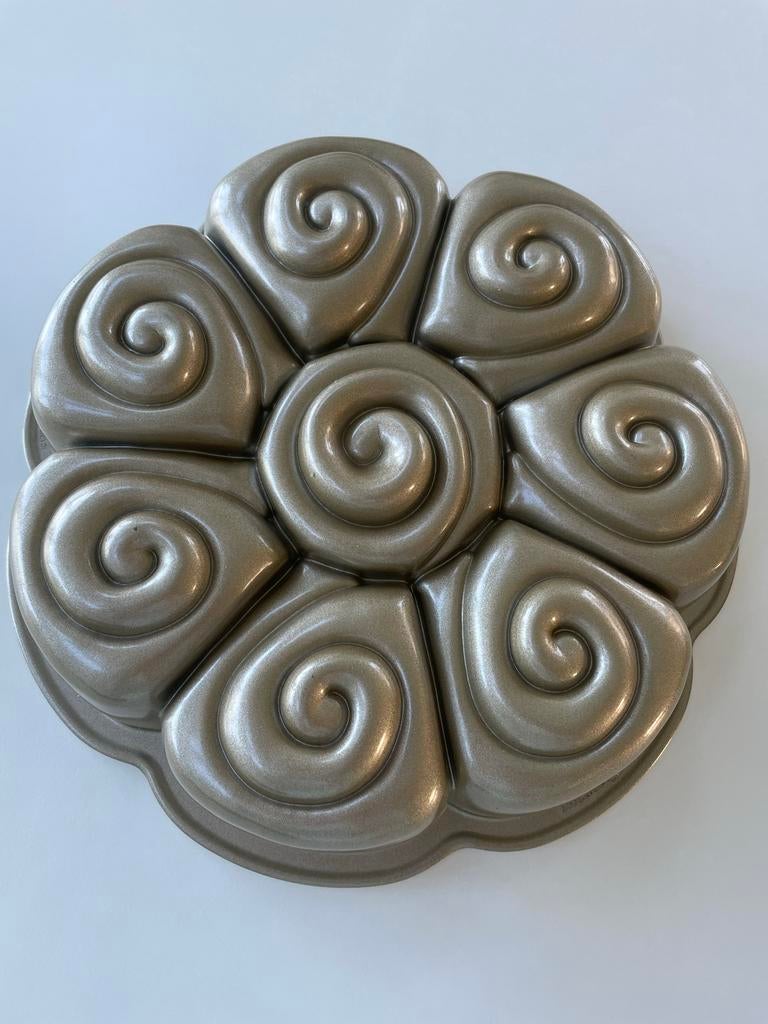 Zeldzame Nordic Ware Cinnamon Bundt bakvorm 2.4L, Ophalen of Verzenden, Zo goed als nieuw