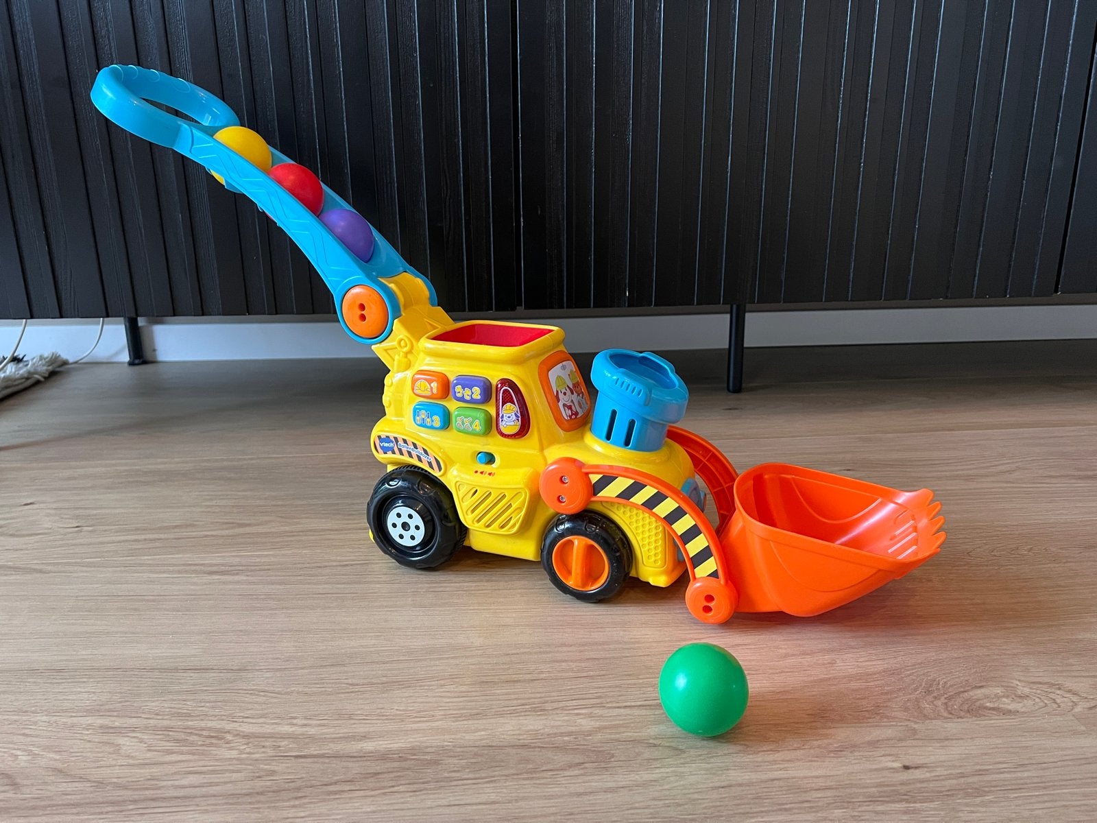 VTech Bulldozer met ballen - Educatief speelgoed, Kinderen en Baby's, Speelgoed | Babyspeelgoed, Ophalen of Verzenden, Zo goed als nieuw