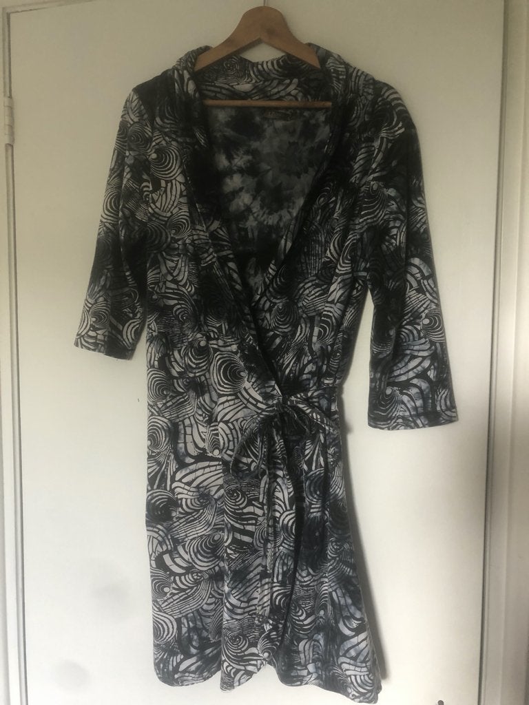 LEON overslag-jurk  maat L grijs/blauw, Kleding | Dames, Blauw, Maat 42/44 (L), Ophalen of Verzenden, Zo goed als nieuw