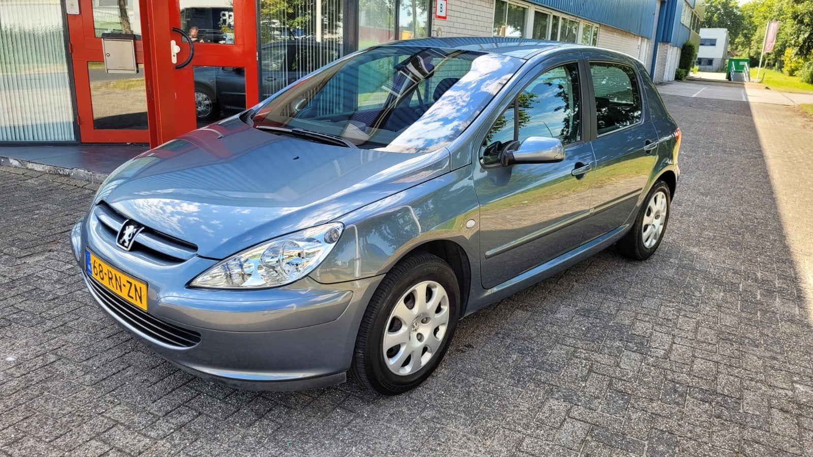 Peugeot 307 1.6 16V 5DR 2005 Grijs slechts 69Dkm airco/nwapk, Voorwielaandrijving, Euro 5, Stof, Zwart