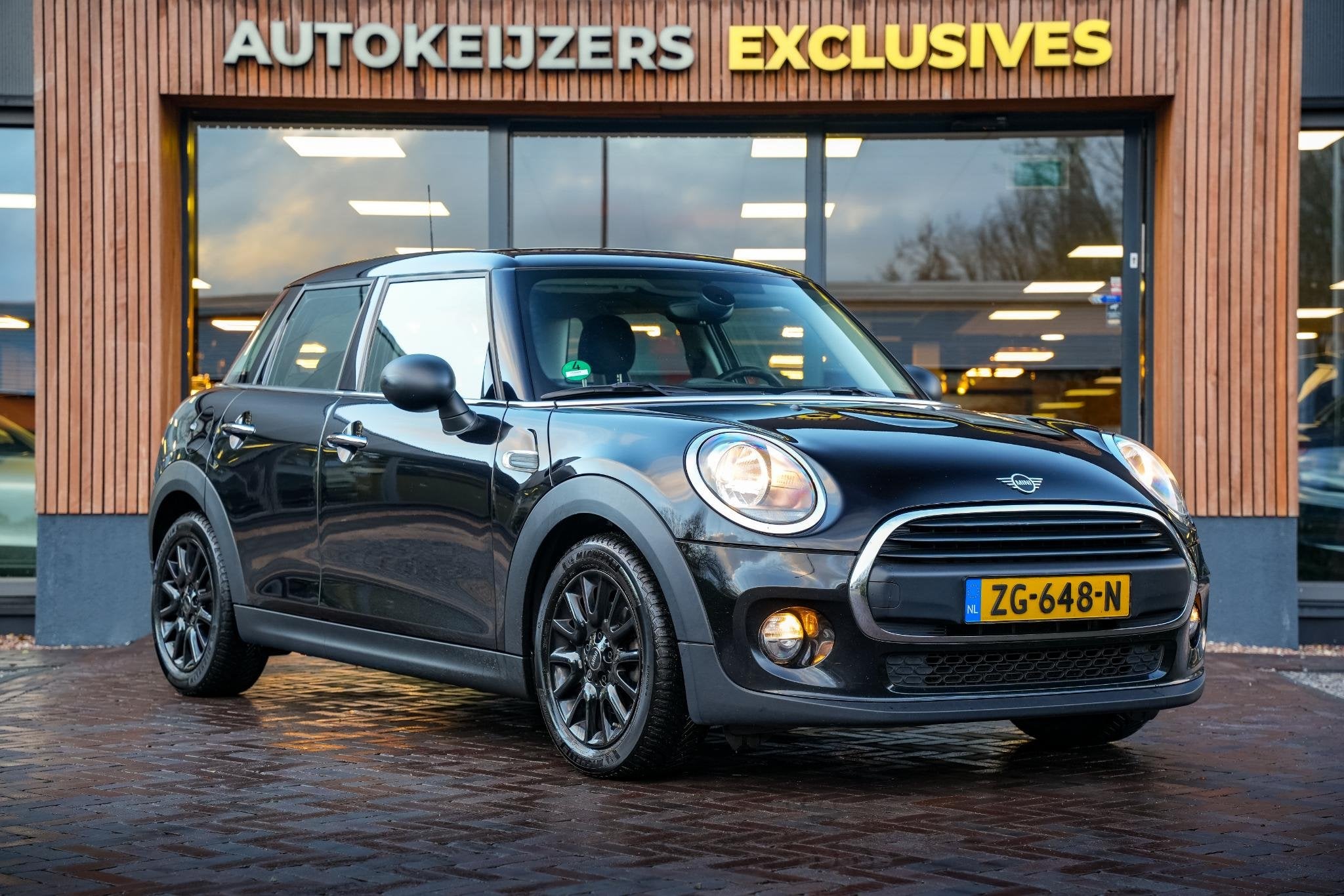MINI 5-Deurs 1.5 One Mini Mini 1.5 One Airco Cruise Control, Auto's, Stof, Gebruikt, 1200 kg, Zwart