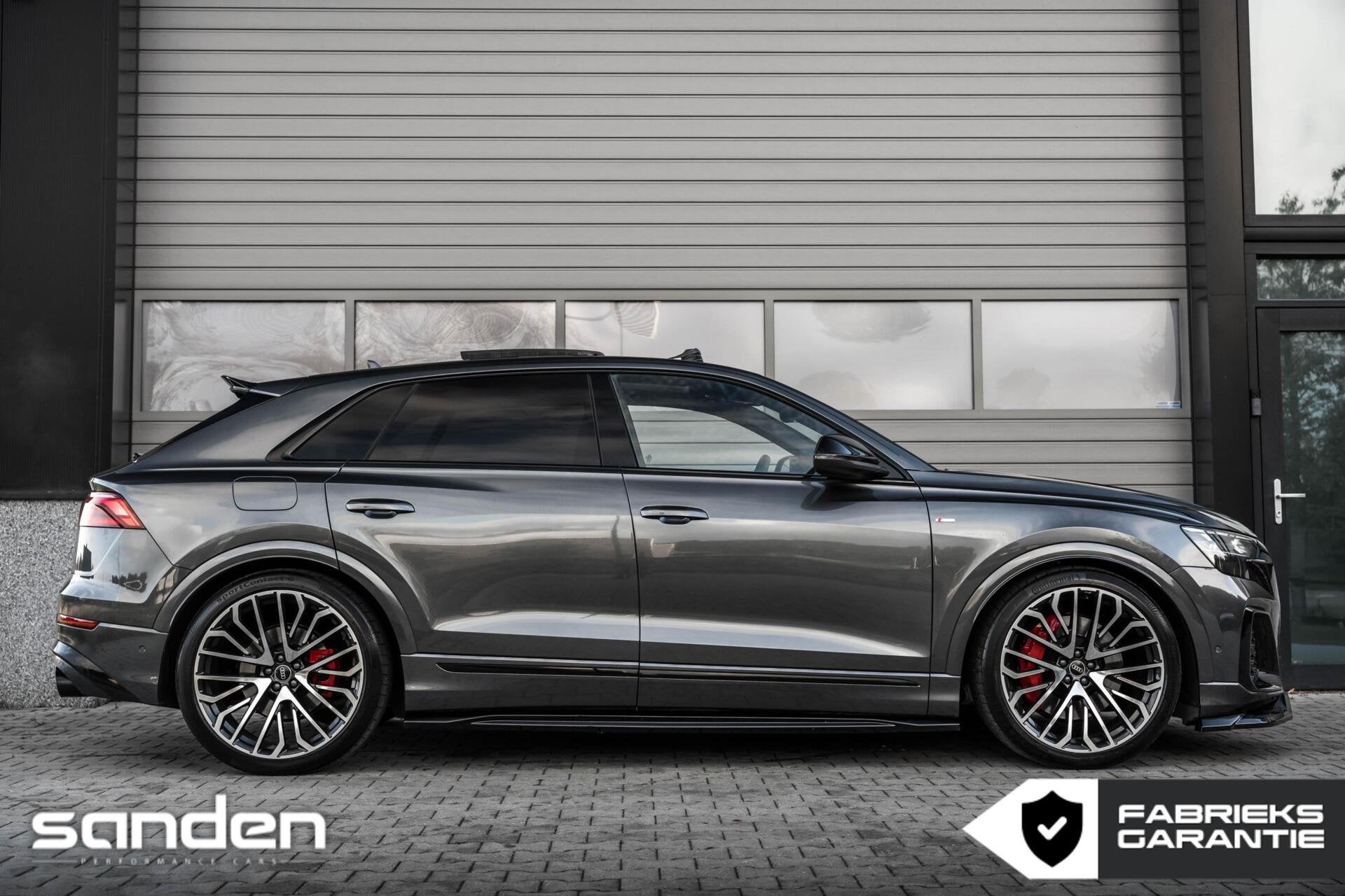 Audi Q8 60 TFSIe quattro Competition|VOL|B&O|Pano|23"|RSseat, Automaat, Dealer onderhouden, Zwart, 2995 cc