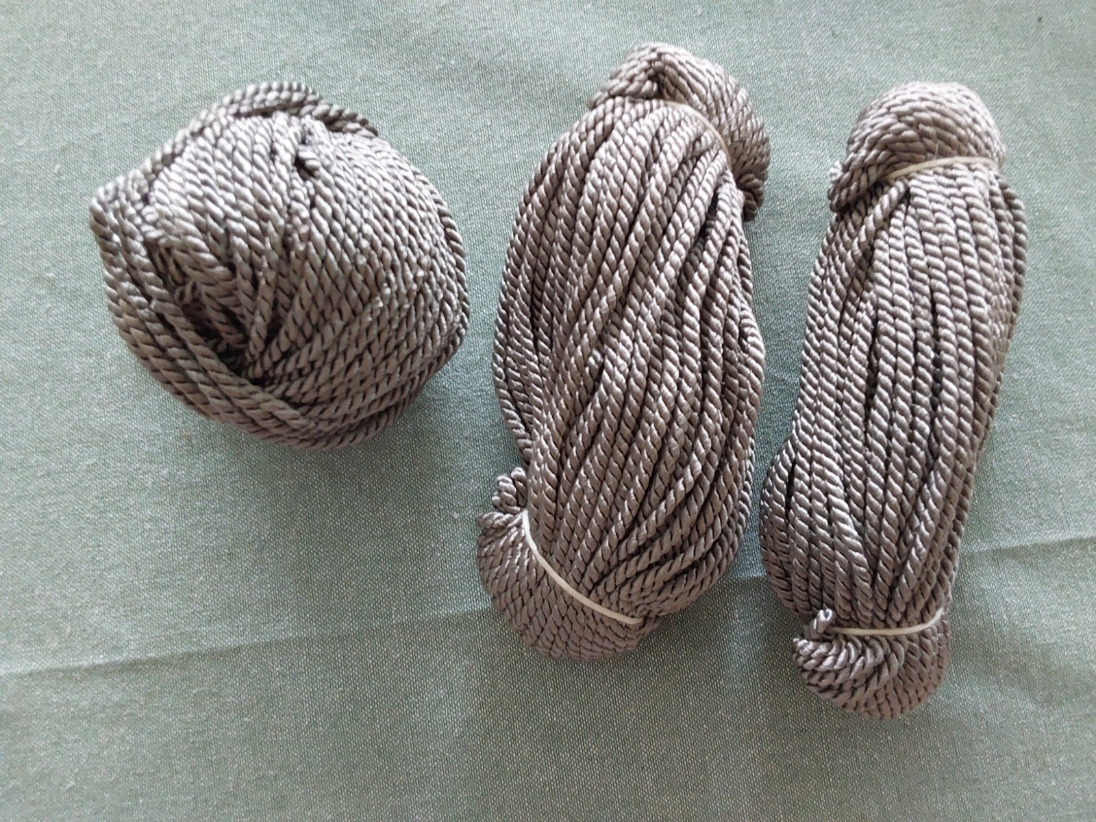 Decoratief gordijnkoord satijn Grijs, 3  x 15 meter. Vintage, Ophalen of Verzenden, Nieuw, Overige typen
