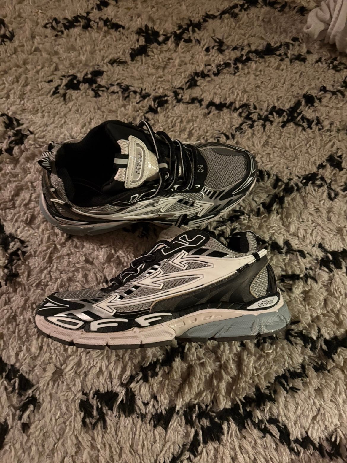 Off white schoenen, Ophalen of Verzenden, Zo goed als nieuw, Sportschoenen, Zwart