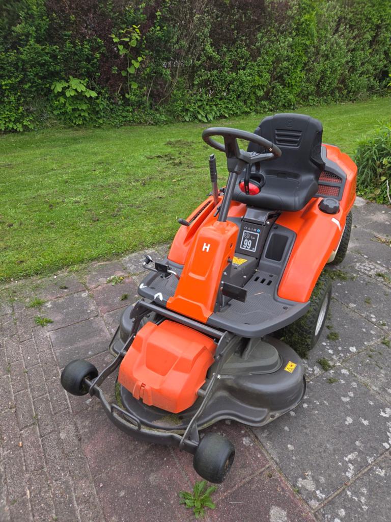 Husqvarna Rider 214C - 2021 - Krachtige Zitmaaier, Ophalen, Cirkelmaaier, Gebruikt, Mulchfunctie