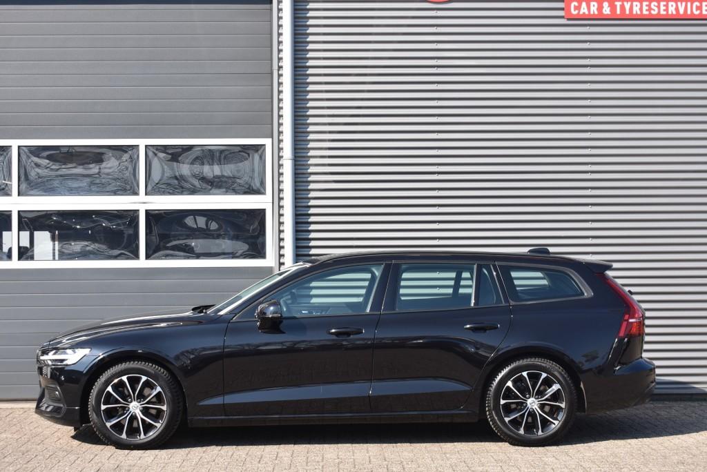 Volvo V60 2.0 AUT. B3 MOMENTUM / ADAP. CRUISE / PDC + P.CAM., Auto's, Euro 6, 4 cilinders, 1969 cc, Origineel Nederlands