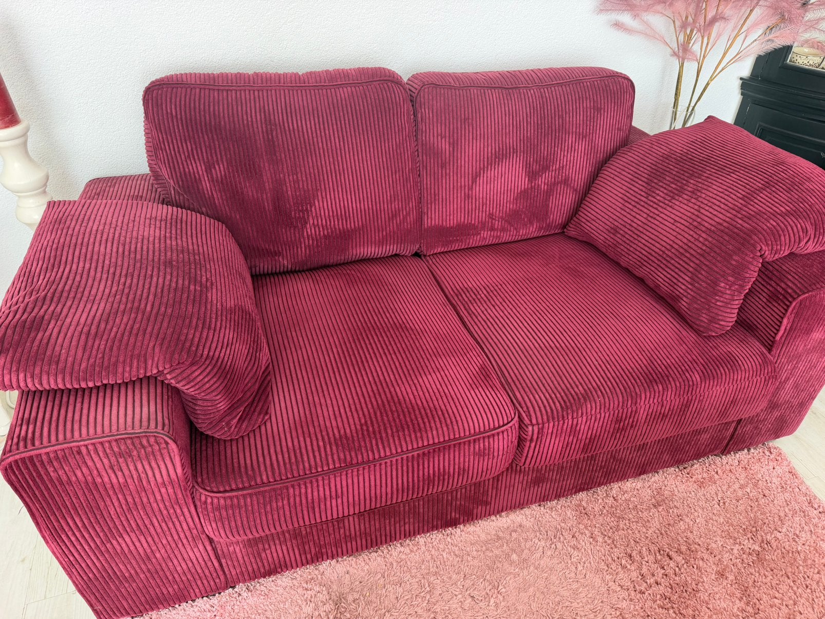 Fuchsia  / bordeau kleurige tweezits bank, Ophalen, 150 tot 200 cm, Tweepersoons, 75 tot 100 cm