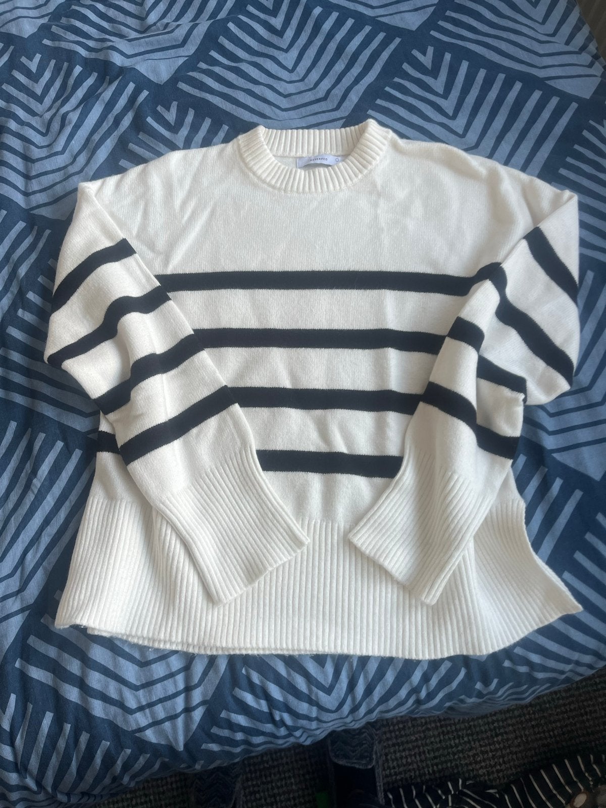Reserved viscose trui maat S nieuw, dikke stof, warm, Ophalen of Verzenden, Nieuw, Maat 36 (S), Wit